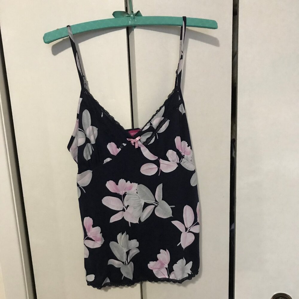 Carisma Ladies Two Piece Chemise And Shorts Set Size Medium